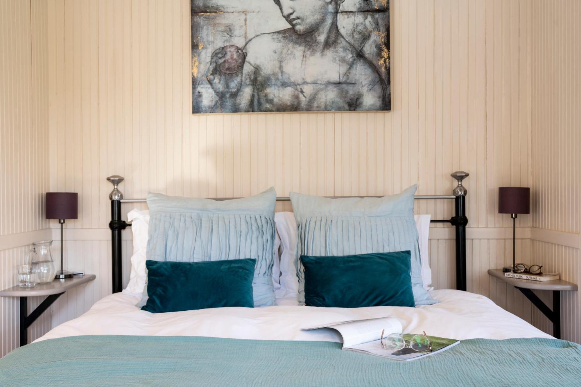 Old Mill Lodge By Huluki Sussex Stays Hurstpierpoint Екстериор снимка