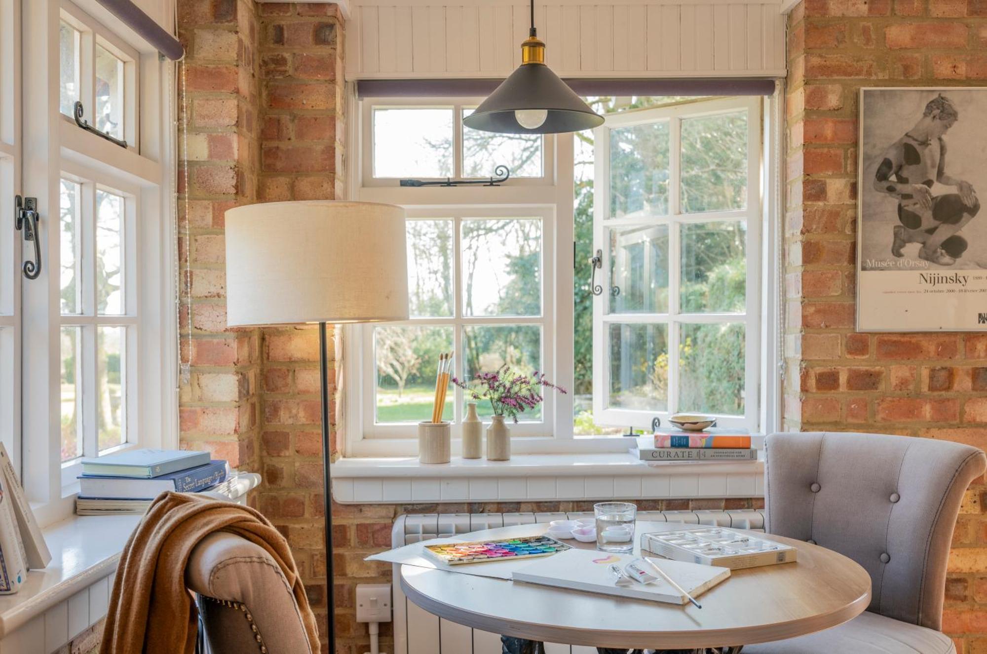 Old Mill Lodge By Huluki Sussex Stays Hurstpierpoint Екстериор снимка